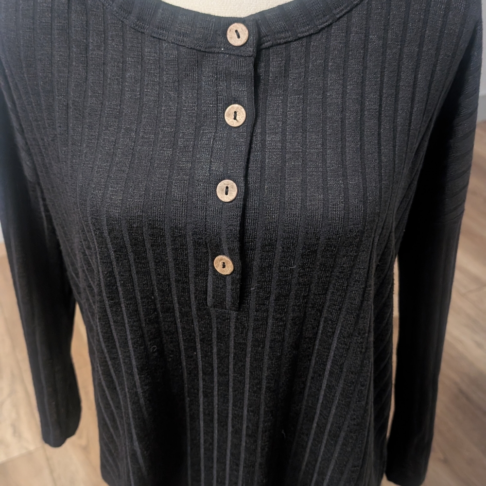 Amazon Black Ribbed Button-Down Blouse - Picture 4 of 8